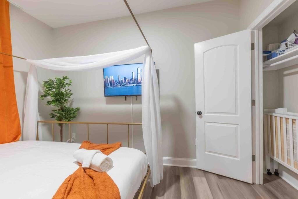 Pumpkin Premise By Airport, 5 Beds, Sleeps 8, Book 7 Days, Get 20 Percent Off Apartment นูวาร์ก ภายนอก รูปภาพ
